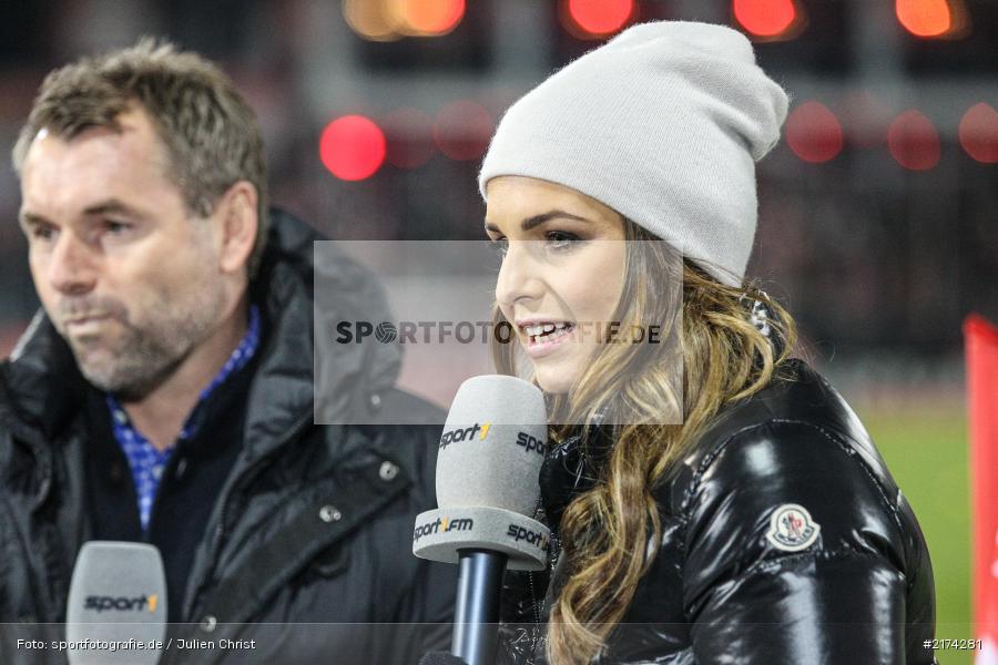 Laura Wontorra, 07.11.2016, Würzburg, flyeralarm Arena, Fussball, 2. Bundesliga, FC St. Pauli, FC Würzburger Kickers - Bild-ID: 2174281 Laura Wontorra, 07.11.2016, Würzburg, flyeralarm Arena, Fussball, 2. Bundesliga, FC St. Pauli, FC Würzburger Kickers - Bild-ID: 2174281