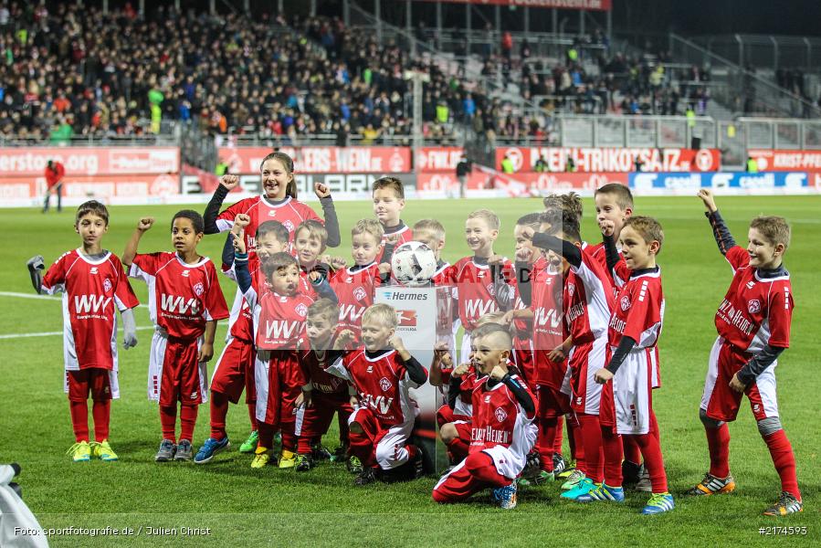 Einlaufkinder, Würzburg, flyeralarm Arena, 25.11.2016, Fussball, 2. Bundesliga, FC Erzgebirga Aue, FC Würzburger Kickers - Bild-ID: 2174593 Einlaufkinder, Würzburg, flyeralarm Arena, 25.11.2016, Fussball, 2. Bundesliga, FC Erzgebirga Aue, FC Würzburger Kickers - Bild-ID: 2174593