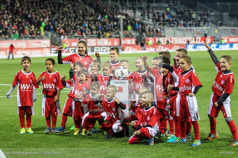 Einlaufkinder, Würzburg, flyeralarm Arena, 25.11.2016, Fussball, 2. Bundesliga, FC Erzgebirga Aue, FC Würzburger Kickers - Bild-ID: 2174594 Einlaufkinder, Würzburg, flyeralarm Arena, 25.11.2016, Fussball, 2. Bundesliga, FC Erzgebirga Aue, FC Würzburger Kickers - Bild-ID: 2174594