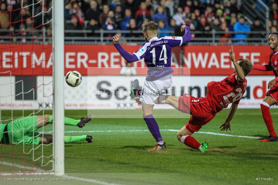 Sebastian Neumann, Pascal Köpke, Würzburg, flyeralarm Arena, 25.11.2016, Fussball, 2. Bundesliga, FC Erzgebirga Aue, FC Würzburger Kickers - Bild-ID: 2174682