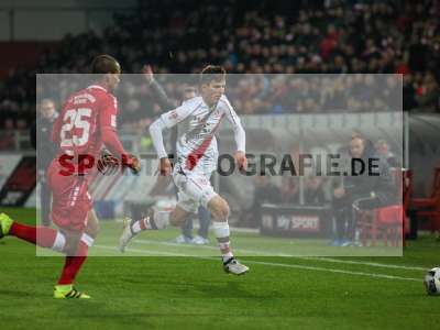 Fotos von FC Würzburger Kickers - FC St. Pauli auf sportfotografie.de