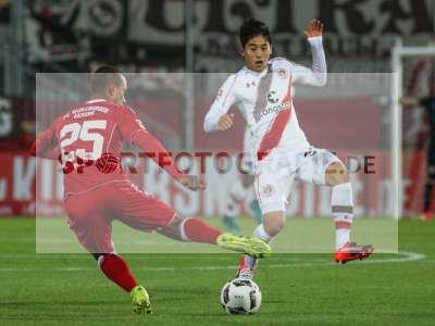 Fotos von FC Würzburger Kickers - FC St. Pauli auf sportfotografie.de