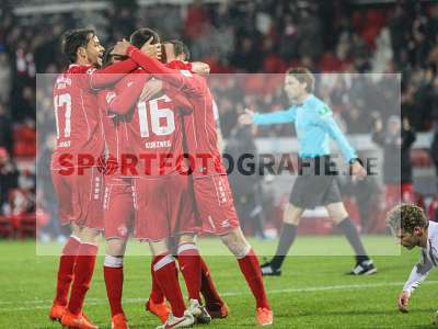 Fotos von FC Würzburger Kickers - FC St. Pauli auf sportfotografie.de