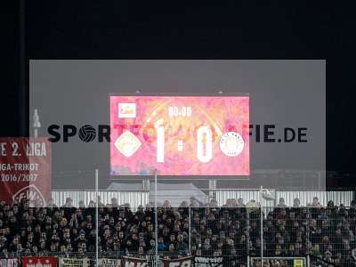 Fotos von FC Würzburger Kickers - FC St. Pauli auf sportfotografie.de
