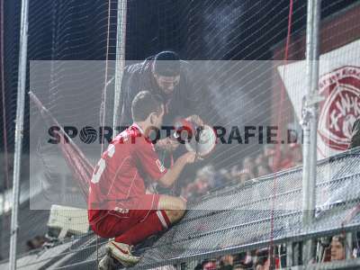 Fotos von FC Würzburger Kickers - FC St. Pauli auf sportfotografie.de
