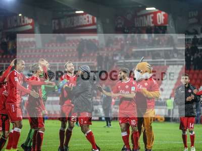 Fotos von FC Würzburger Kickers - FC St. Pauli auf sportfotografie.de