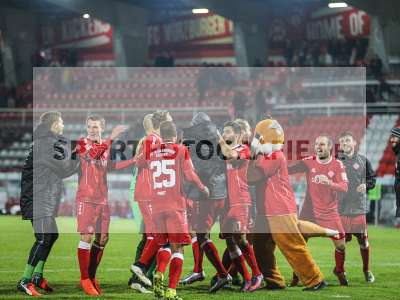 Fotos von FC Würzburger Kickers - FC St. Pauli auf sportfotografie.de