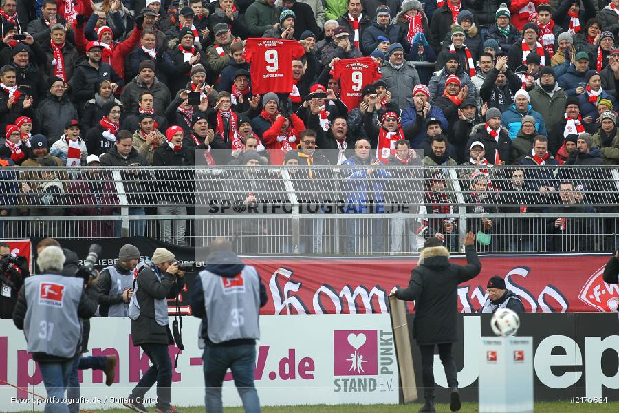 Fans, Verabschiedung, Amir Shapourzadeh, FWK 1907, Würzburg, 2. Bundesliga, flyeralarm Arena, FC Würzburger Kickers - Bild-ID: 2176824