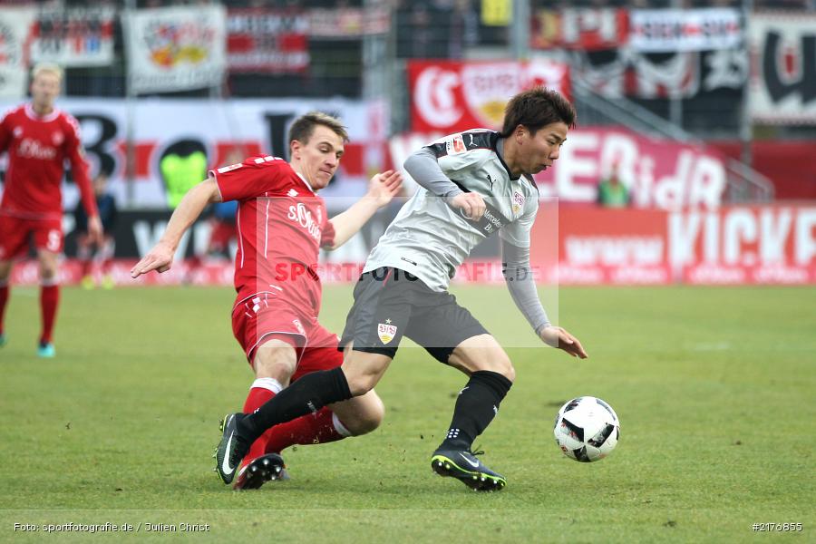 Takuma Asano, Emanuel Taffertshofer, VfB Stuttgart, FWK 1907, Würzburg, 2. Bundesliga, flyeralarm Arena, FC Würzburger Kickers - Bild-ID: 2176855