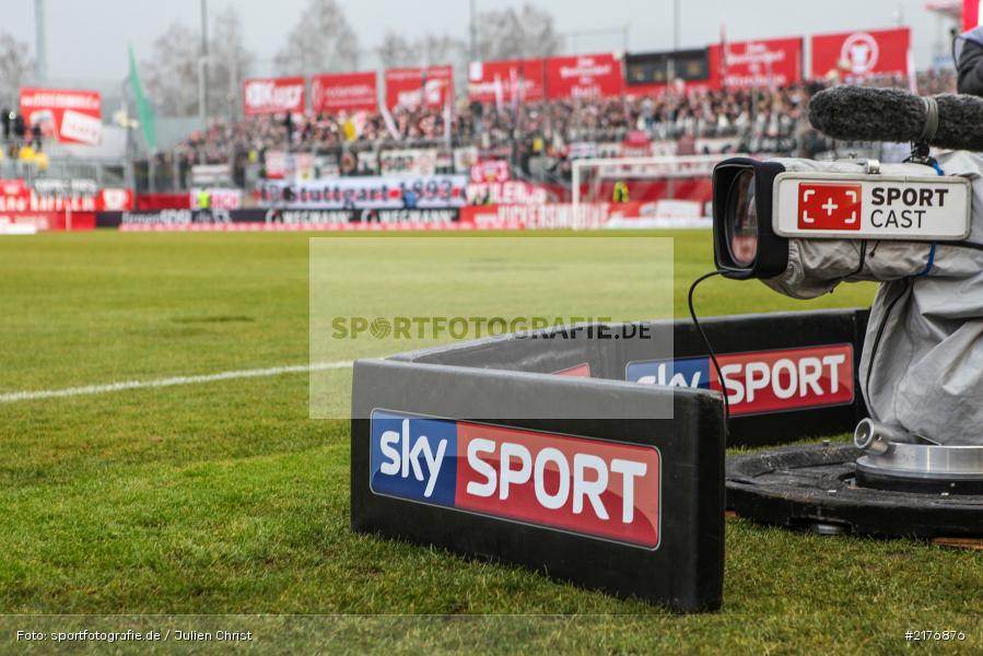 TV Kamera, sportcast, sky, VfB Stuttgart, FWK 1907, Würzburg, 2. Bundesliga, flyeralarm Arena, FC Würzburger Kickers - Bild-ID: 2176876