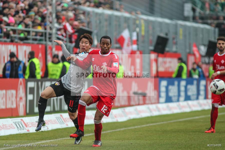 Júnior Díaz, Takuma Asano, VfB Stuttgart, FWK 1907, Würzburg, 2. Bundesliga, flyeralarm Arena, FC Würzburger Kickers - Bild-ID: 2176905