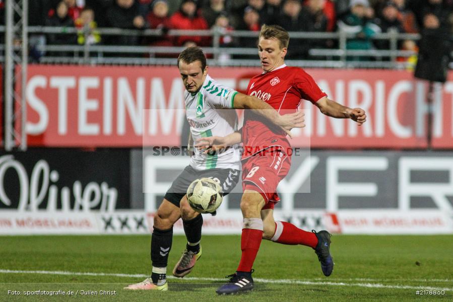 Emanuel Taffertshofer, Veton Berisha, 24.02.2017, Dallenberg, flyeralarm Arena, Fussball, 2. Bundesliga, SpVgg Greuther Fürth, FC Würzburger Kickers - Bild-ID: 2178860