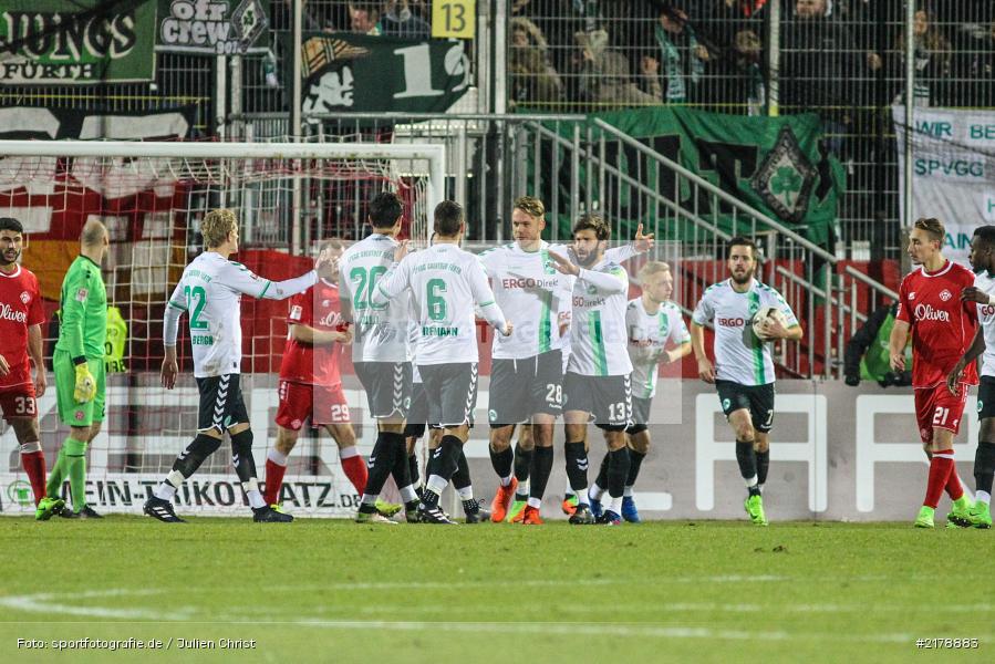 Johannes van den Bergh, Robert Žulj, Niko Gießelmann, Andreas Hofmann, Marco Caligiuri, Marcel Franke, 24.02.2017, Dallenberg, flyeralarm Arena, Fussball, 2. Bundesliga, SpVgg Greuther Fürth, FC Würzburger Kickers - Bild-ID: 2178883