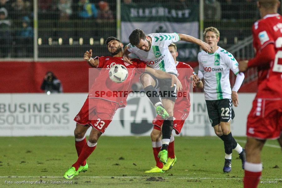 Elia Soriano, Niko Gießelmann, 24.02.2017, Dallenberg, flyeralarm Arena, Fussball, 2. Bundesliga, SpVgg Greuther Fürth, FC Würzburger Kickers - Bild-ID: 2178901