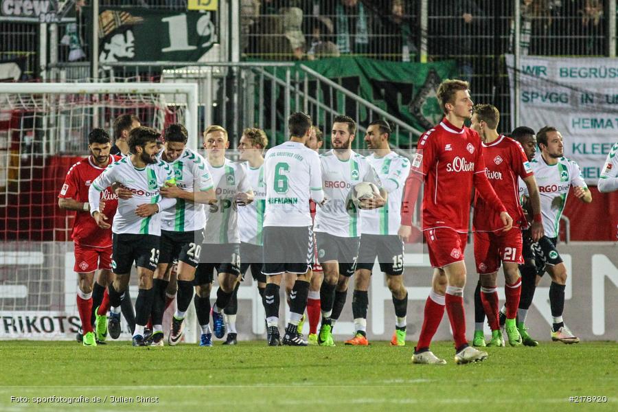 Robert Žulj, Marco Caligiuri, Benedikt Kirsch, Johannes van den Bergh, Andreas Hofmann, Niko Gießelmann, Serdar Dursun, 24.02.2017, Dallenberg, flyeralarm Arena, Fussball, 2. Bundesliga, SpVgg Greuther Fürth, FC Würzburger Kickers - Bild-ID: 2178920