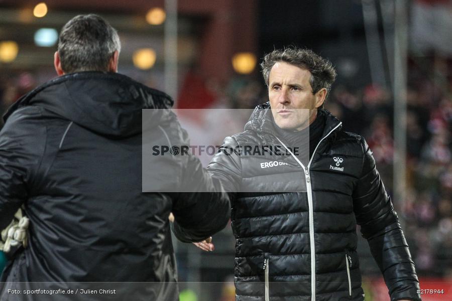 Janos Radoki, Frank Gollwitzer, 24.02.2017, Dallenberg, flyeralarm Arena, Fussball, 2. Bundesliga, SpVgg Greuther Fürth, FC Würzburger Kickers - Bild-ID: 2178944