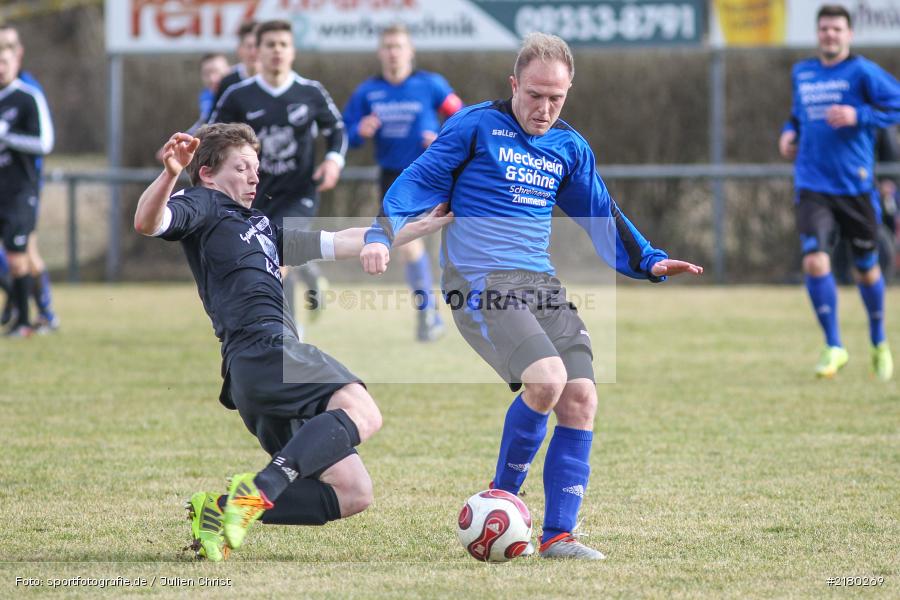Lukas Weimer, Marco Schrenker, TSV Uettingen, TSV Retzbach, Kreisliga Würzburg, 05.03.2017 - Bild-ID: 2180269
