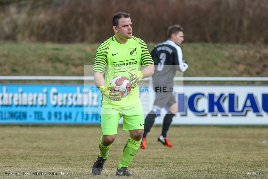 Fabian Brand, TSV Uettingen, TSV Retzbach, Kreisliga Würzburg, 05.03.2017 - Bild-ID: 2180273