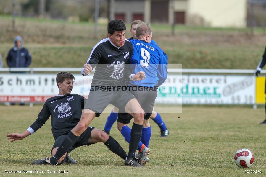Nicolai Zull, Dominik Hehrlein, Lukas Weimer, TSV Uettingen, TSV Retzbach, Kreisliga Würzburg, 05.03.2017 - Bild-ID: 2180298