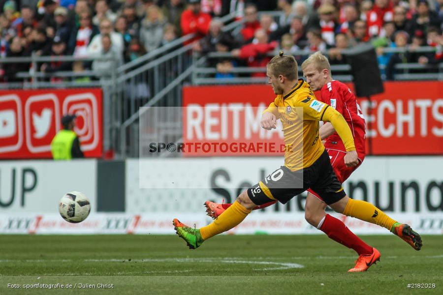 Clemens Schoppenhauer, Marvin Stefaniak, 11.03.2017, Dallenberg, flyeralarm Arena, Fussball, 2. Bundesliga, SG Dynamo Dresden, FC Würzburger Kickers - Bild-ID: 2182028