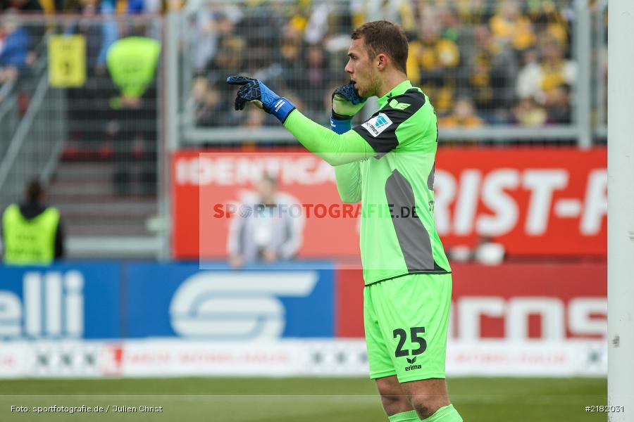 Marvin Schwäbe, 11.03.2017, Dallenberg, flyeralarm Arena, Fussball, 2. Bundesliga, SG Dynamo Dresden, FC Würzburger Kickers - Bild-ID: 2182031 Marvin Schwäbe, 11.03.2017, Dallenberg, flyeralarm Arena, Fussball, 2. Bundesliga, SG Dynamo Dresden, FC Würzburger Kickers - Bild-ID: 2182031