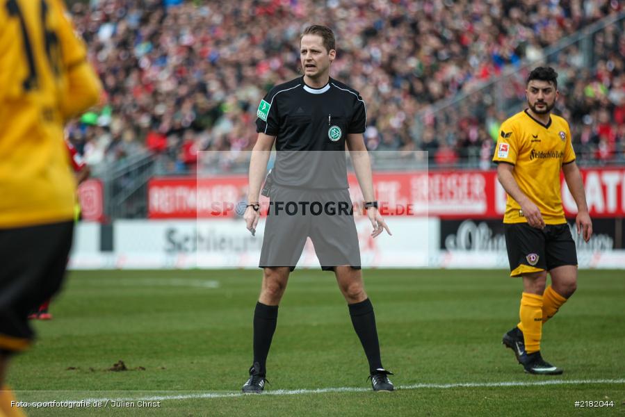 Schiedsrichter, Kleve, Dr. Martin Thomsen, 11.03.2017, Dallenberg, flyeralarm Arena, Fussball, 2. Bundesliga, SG Dynamo Dresden, FC Würzburger Kickers - Bild-ID: 2182044 Schiedsrichter, Kleve, Dr. Martin Thomsen, 11.03.2017, Dallenberg, flyeralarm Arena, Fussball, 2. Bundesliga, SG Dynamo Dresden, FC Würzburger Kickers - Bild-ID: 2182044