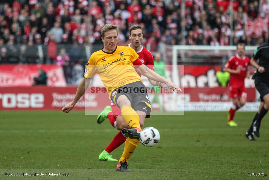 Marco Hartmann, 11.03.2017, Dallenberg, flyeralarm Arena, Fussball, 2. Bundesliga, SG Dynamo Dresden, FC Würzburger Kickers - Bild-ID: 2182070 Marco Hartmann, 11.03.2017, Dallenberg, flyeralarm Arena, Fussball, 2. Bundesliga, SG Dynamo Dresden, FC Würzburger Kickers - Bild-ID: 2182070