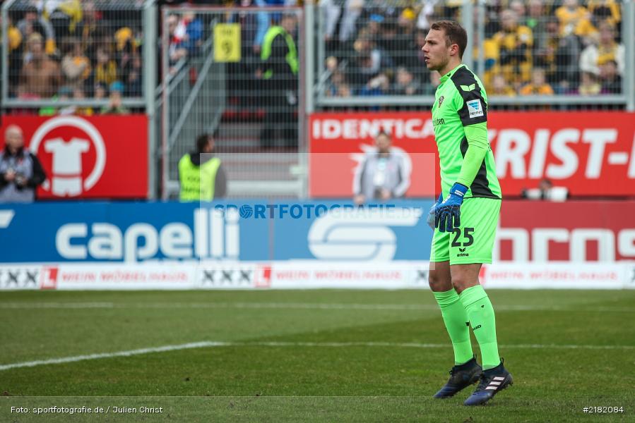 Marvin Schwäbe, 11.03.2017, Dallenberg, flyeralarm Arena, Fussball, 2. Bundesliga, SG Dynamo Dresden, FC Würzburger Kickers - Bild-ID: 2182084 Marvin Schwäbe, 11.03.2017, Dallenberg, flyeralarm Arena, Fussball, 2. Bundesliga, SG Dynamo Dresden, FC Würzburger Kickers - Bild-ID: 2182084
