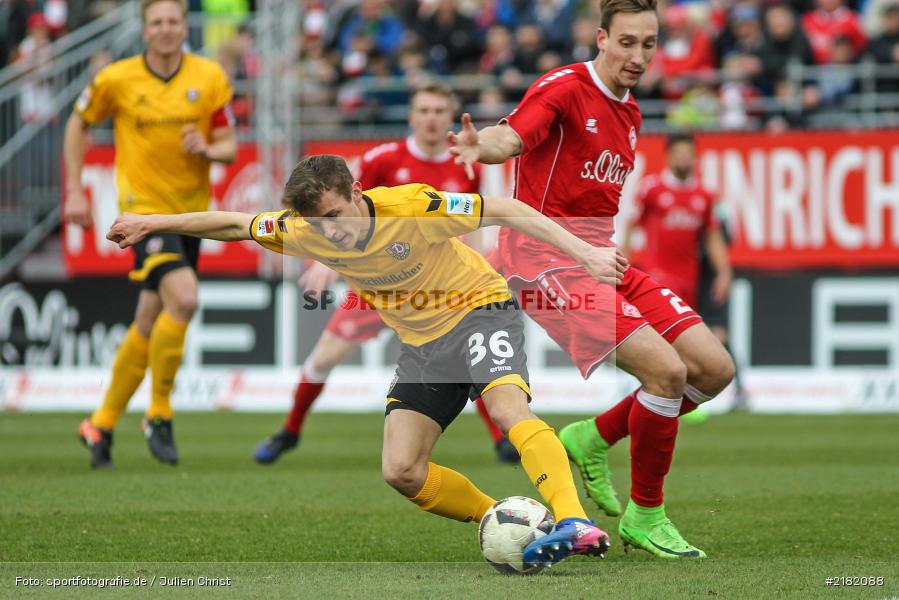 Tobias Schröck, Niklas Hauptmann, 11.03.2017, Dallenberg, flyeralarm Arena, Fussball, 2. Bundesliga, SG Dynamo Dresden, FC Würzburger Kickers - Bild-ID: 2182088 Tobias Schröck, Niklas Hauptmann, 11.03.2017, Dallenberg, flyeralarm Arena, Fussball, 2. Bundesliga, SG Dynamo Dresden, FC Würzburger Kickers - Bild-ID: 2182088
