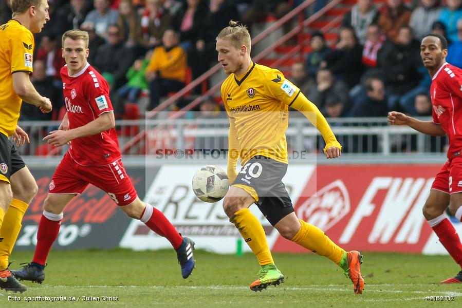 Marvin Stefaniak, 11.03.2017, Dallenberg, flyeralarm Arena, Fussball, 2. Bundesliga, SG Dynamo Dresden, FC Würzburger Kickers - Bild-ID: 2182102 Marvin Stefaniak, 11.03.2017, Dallenberg, flyeralarm Arena, Fussball, 2. Bundesliga, SG Dynamo Dresden, FC Würzburger Kickers - Bild-ID: 2182102