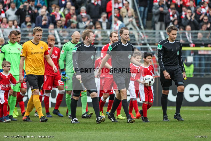 Dr. Martin Thomsen, Dominik Jolk, Tobias Reichel, 11.03.2017, Dallenberg, flyeralarm Arena, Fussball, 2. Bundesliga, SG Dynamo Dresden, FC Würzburger Kickers - Bild-ID: 2182104