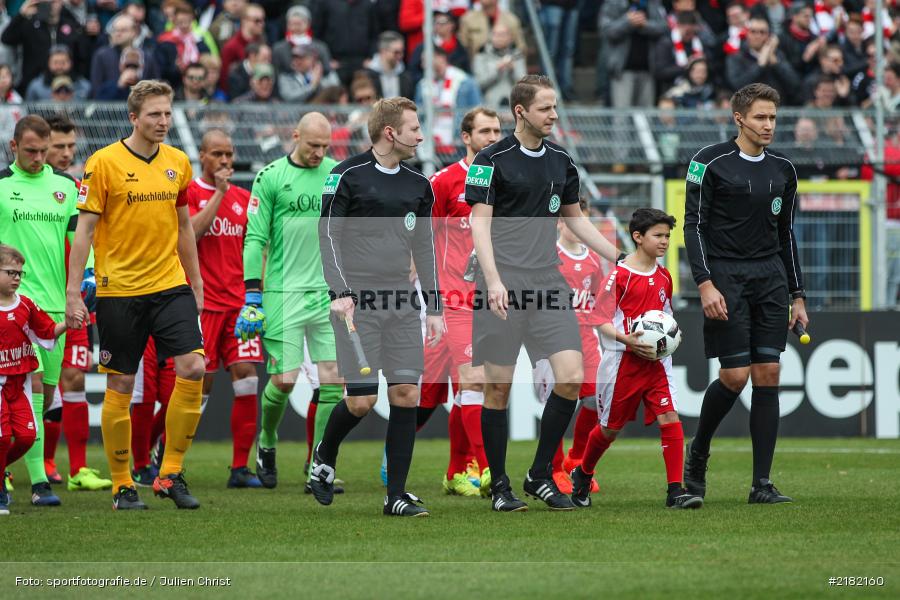Dr. Martin Thomsen, Tobias Reichel, Dominik Jolk, 11.03.2017, Dallenberg, flyeralarm Arena, Fussball, 2. Bundesliga, SG Dynamo Dresden, FC Würzburger Kickers - Bild-ID: 2182160