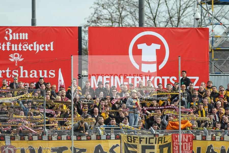 Schal, Fans, 11.03.2017, Dallenberg, flyeralarm Arena, Fussball, 2. Bundesliga, SG Dynamo Dresden, FC Würzburger Kickers - Bild-ID: 2182168 Schal, Fans, 11.03.2017, Dallenberg, flyeralarm Arena, Fussball, 2. Bundesliga, SG Dynamo Dresden, FC Würzburger Kickers - Bild-ID: 2182168