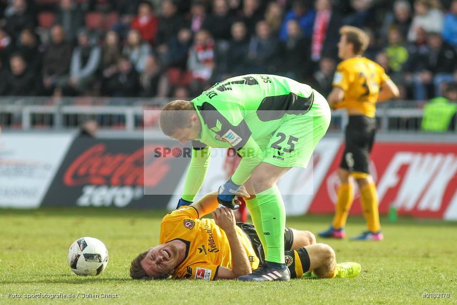 Lumpi, Andreas Lambertz, Marvin Schwäbe, 11.03.2017, Dallenberg, flyeralarm Arena, Fussball, 2. Bundesliga, SG Dynamo Dresden, FC Würzburger Kickers - Bild-ID: 2182178