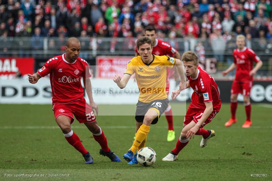 David Pisot, Sebastian Ernst, Niklas Hauptmann, 11.03.2017, Dallenberg, flyeralarm Arena, Fussball, 2. Bundesliga, SG Dynamo Dresden, FC Würzburger Kickers - Bild-ID: 2182182