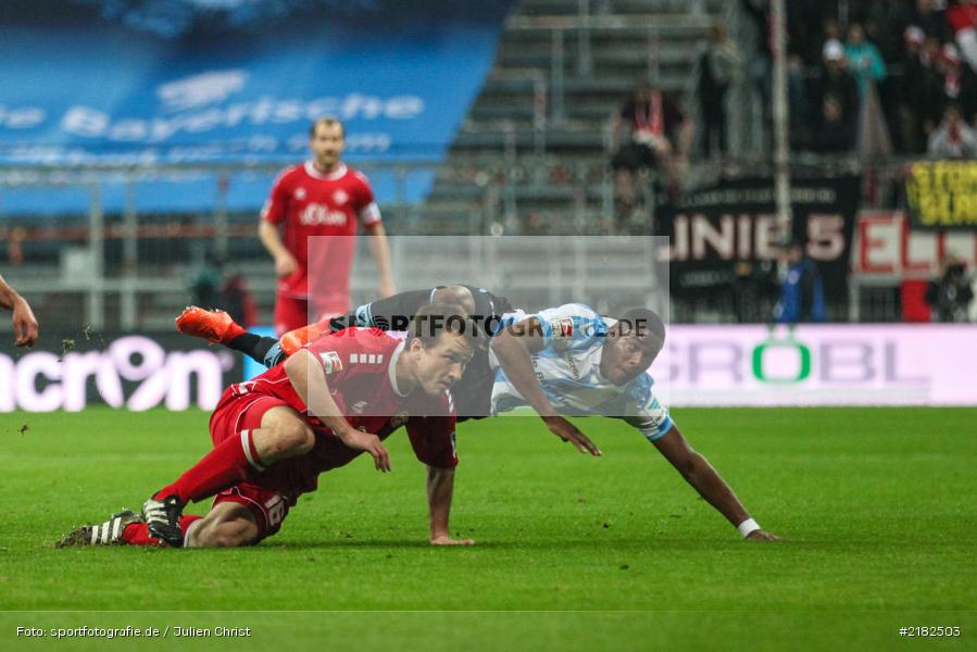 Romuald Lacazette, Peter Kurzweg, Allianz Arena, 17.03.2017, Fussball, 2. Bundesliga, FC Würzburger Kickers, TSV 1860 München - Bild-ID: 2182503