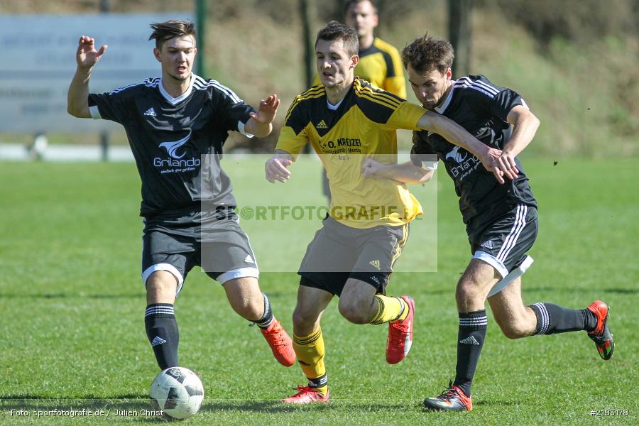 Robin Schindler, Lukas Teske, David Amtmann, 26.03.2017, Kreisklasse Würzburg, FC Karsbach, BSC Aura - Bild-ID: 2183178