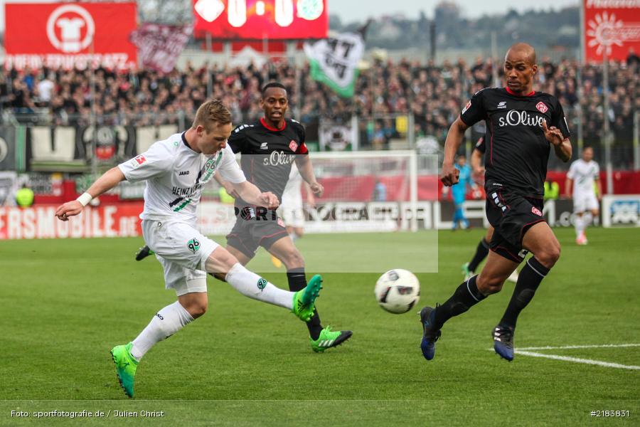 David Pisot, Uffe Bech, 07.04.2017, Fussball, 2. Bundesliga, Hannover 96, FC Würzburger Kickers - Bild-ID: 2183831 David Pisot, Uffe Bech, 07.04.2017, Fussball, 2. Bundesliga, Hannover 96, FC Würzburger Kickers - Bild-ID: 2183831