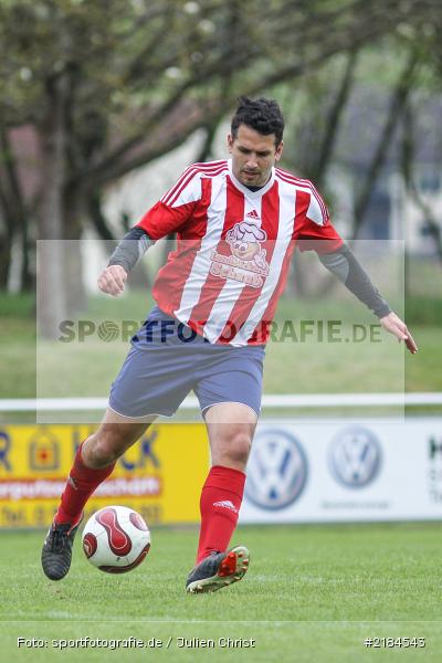 Dominik Schalling, 15.04.2017, Kreisliga Würzburg, FC Wiesenfeld-Halsbach, TSV Retzbach - Bild-ID: 2184543