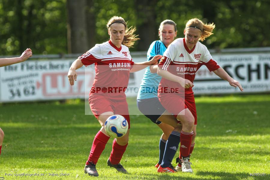 Eva Ditterich, Verena Roth, Karina Lochmann, 13.05.2017, Bezirksliga Frauen, FC Karsbach 2, SpVgg Adelsberg - Bild-ID: 2185011