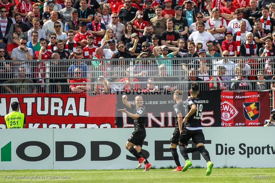 Leart Paqarada, Lucas Höler, Korbinian Vollmann, 14.05.2017, 2. Bundesliga, SV Sandhausen, FC Würzburger Kickers - Bild-ID: 2185092