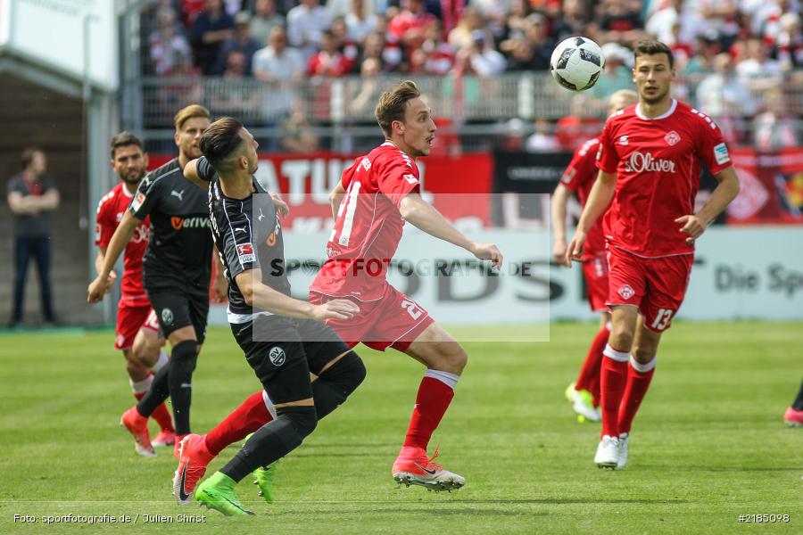 Tobias Schröck, Leart Paqarada, 14.05.2017, 2. Bundesliga, SV Sandhausen, FC Würzburger Kickers - Bild-ID: 2185098
