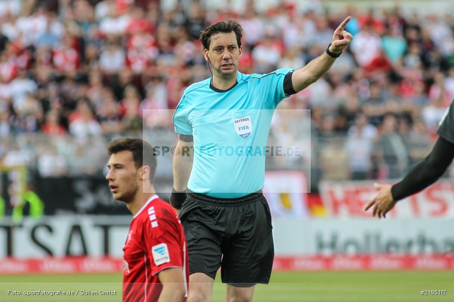 Manuel Gräfe, 14.05.2017, 2. Bundesliga, SV Sandhausen, FC Würzburger Kickers - Bild-ID: 2185117