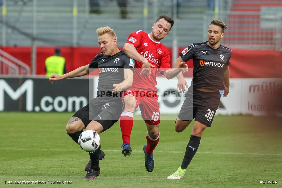 Thomas Pledl, Daniel Lukasik, Peter Kurzweg, 14.05.2017, 2. Bundesliga, SV Sandhausen, FC Würzburger Kickers - Bild-ID: 2185124