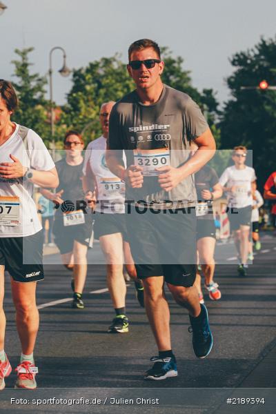 Running, Joggen, Laufsport, Sport, Würzburg Firmenlauf 2017, B2B Run, 28.06.2017, WÜ2RUN, Würzburg, Firmenlauf - Bild-ID: 2189394
