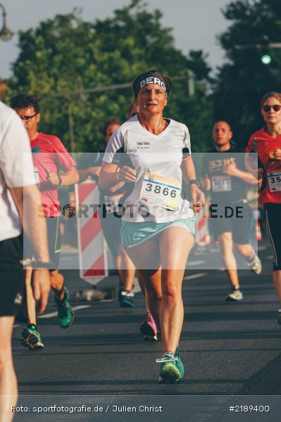 Running, Joggen, Laufsport, Sport, Würzburg Firmenlauf 2017, B2B Run, 28.06.2017, WÜ2RUN, Würzburg, Firmenlauf - Bild-ID: 2189400 Running, Joggen, Laufsport, Sport, Würzburg Firmenlauf 2017, B2B Run, 28.06.2017, WÜ2RUN, Würzburg, Firmenlauf - Bild-ID: 2189400