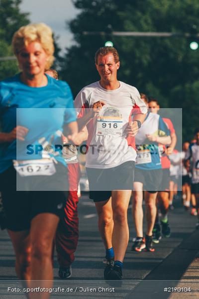 Running, Joggen, Laufsport, Sport, Würzburg Firmenlauf 2017, B2B Run, 28.06.2017, WÜ2RUN, Würzburg, Firmenlauf - Bild-ID: 2190104 Running, Joggen, Laufsport, Sport, Würzburg Firmenlauf 2017, B2B Run, 28.06.2017, WÜ2RUN, Würzburg, Firmenlauf - Bild-ID: 2190104