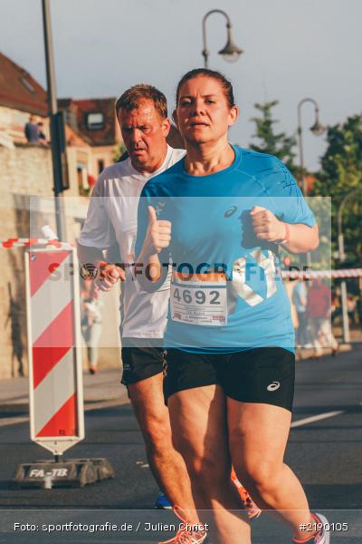 Running, Joggen, Laufsport, Sport, Würzburg Firmenlauf 2017, B2B Run, 28.06.2017, WÜ2RUN, Würzburg, Firmenlauf - Bild-ID: 2190105 Running, Joggen, Laufsport, Sport, Würzburg Firmenlauf 2017, B2B Run, 28.06.2017, WÜ2RUN, Würzburg, Firmenlauf - Bild-ID: 2190105