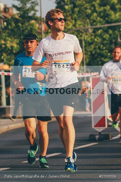 Running, Joggen, Laufsport, Sport, Würzburg Firmenlauf 2017, B2B Run, 28.06.2017, WÜ2RUN, Würzburg, Firmenlauf - Bild-ID: 2190106 Running, Joggen, Laufsport, Sport, Würzburg Firmenlauf 2017, B2B Run, 28.06.2017, WÜ2RUN, Würzburg, Firmenlauf - Bild-ID: 2190106