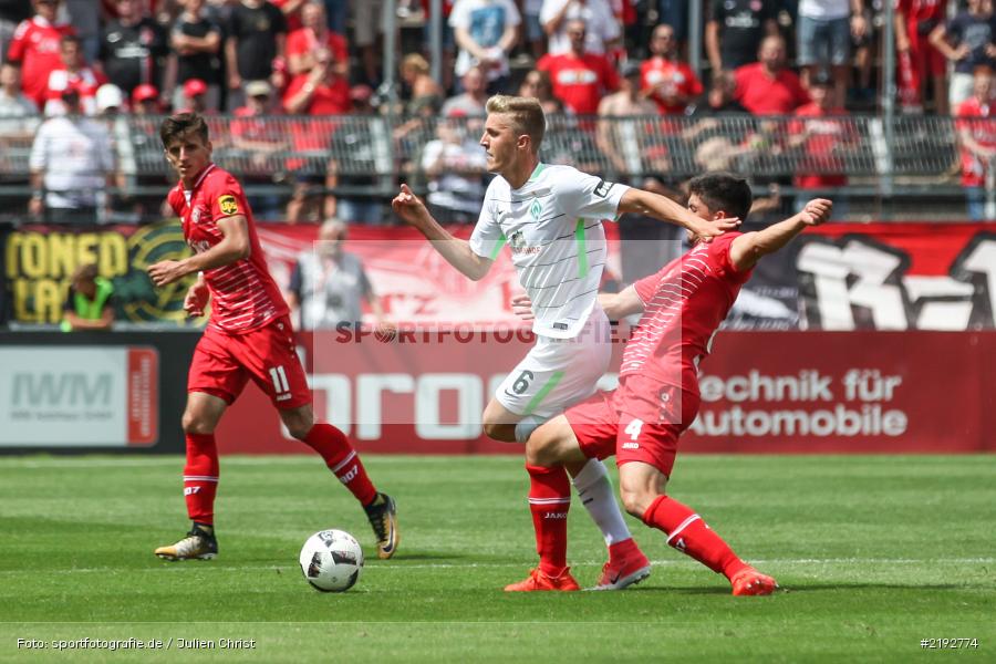 Dennis Rosin, Jannis Nikolaou, Dallenberg, Würzburg, flyeralarm Arena, 30.07.2017, 3. Liga, SV Werder Bremen II, FC Würzburger Kickers - Bild-ID: 2192774 Dennis Rosin, Jannis Nikolaou, Dallenberg, Würzburg, flyeralarm Arena, 30.07.2017, 3. Liga, SV Werder Bremen II, FC Würzburger Kickers - Bild-ID: 2192774